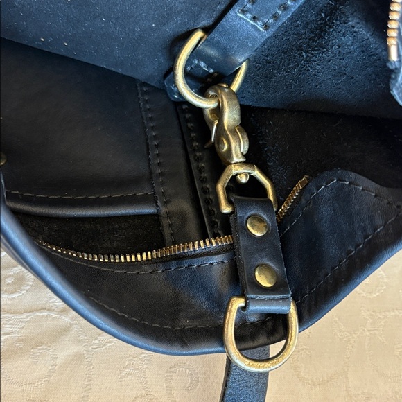 FOUNT Elegant Black Leather Tote 15” wide, 10” height, excellent - Picture 11 of 16